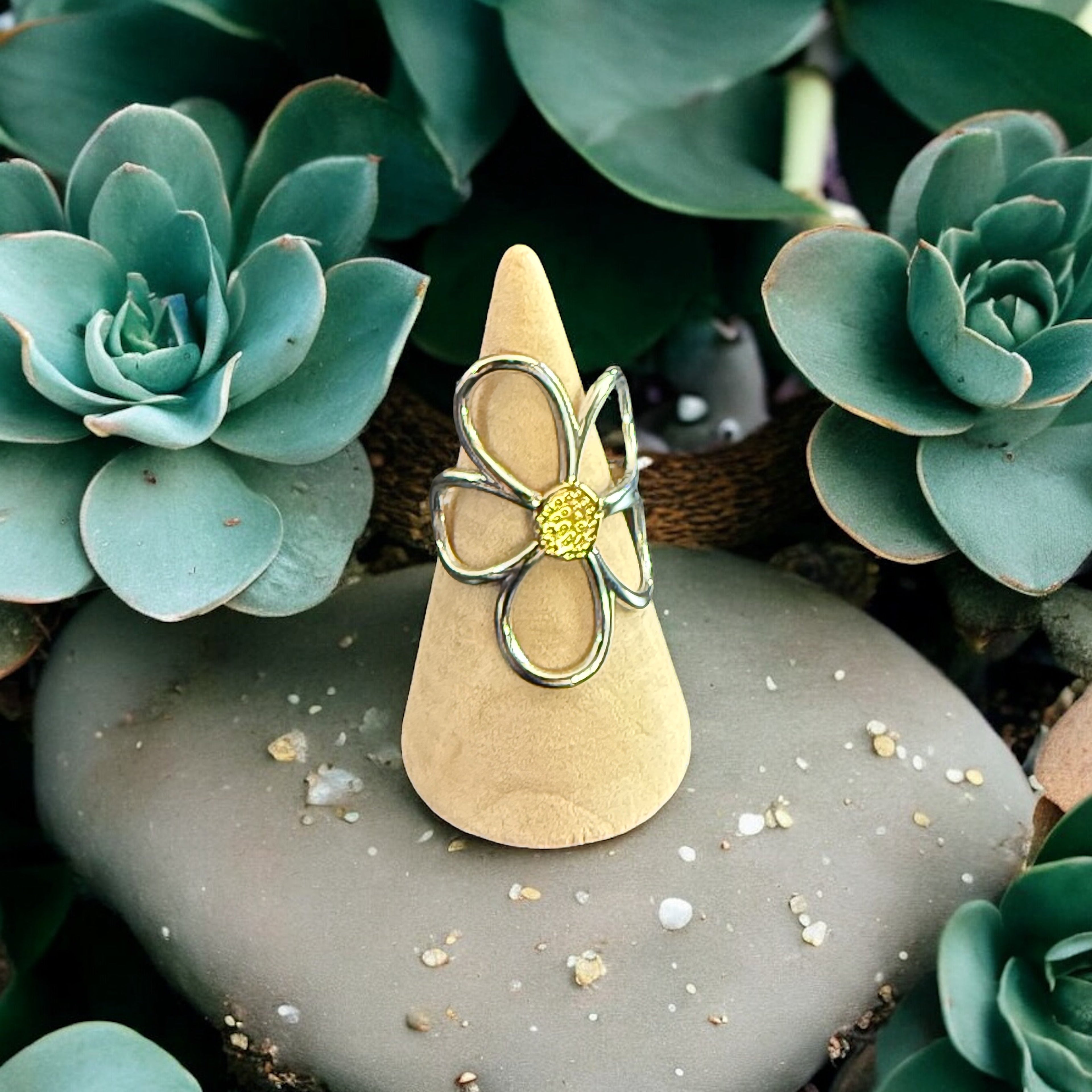 Waterproof Two-Tone Flower Ring Polished Stainless Steel & 18k Gold PVD Plated Stainless Steel